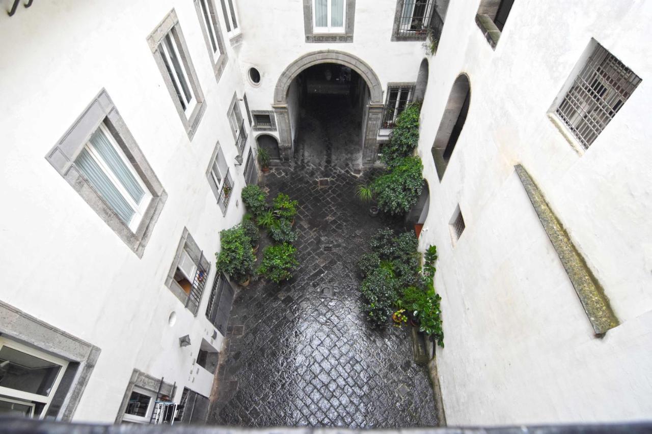 Corte Capomazza Appartamenti Неаполь Экстерьер фото