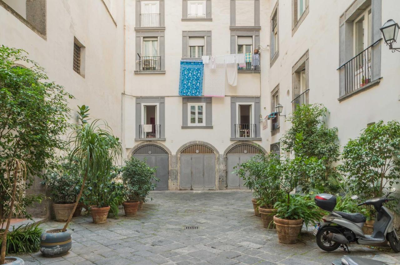 Corte Capomazza Appartamenti Неаполь Экстерьер фото