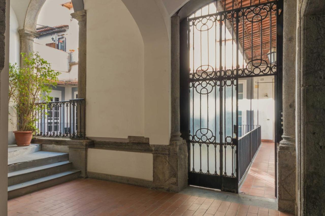 Corte Capomazza Appartamenti Неаполь Экстерьер фото